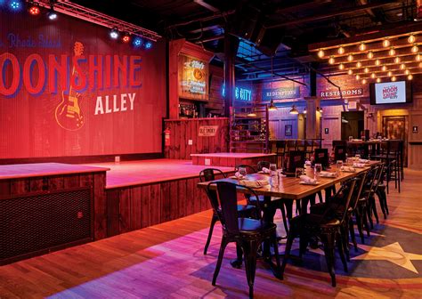 Moonshine Cafe .